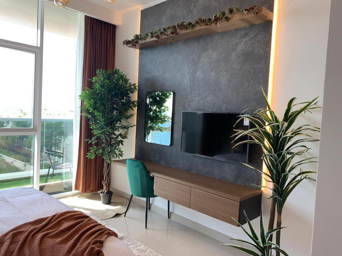 Live Here, Enjoy Waters Of Arabian Gulf Ras al-Khaimah Exterior photo