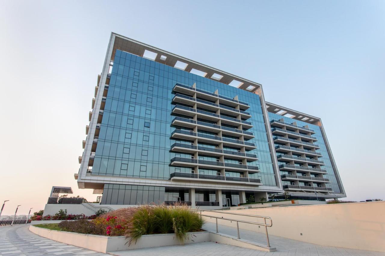 Live Here, Enjoy Waters Of Arabian Gulf Ras al-Khaimah Exterior photo