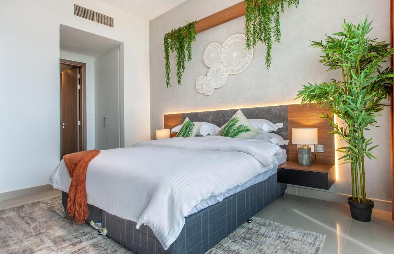 Live Here, Enjoy Waters Of Arabian Gulf Ras al-Khaimah Exterior photo